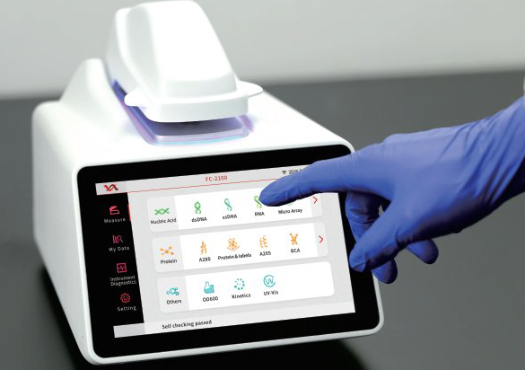Micro volume spectrophotometer
